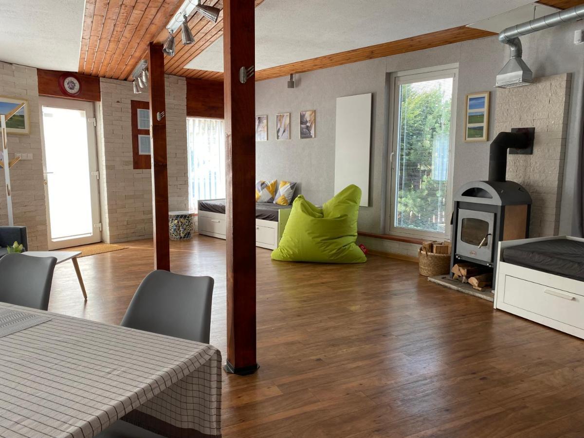 Ferienwohnung U Vrabcaka Zlonin Exterior foto