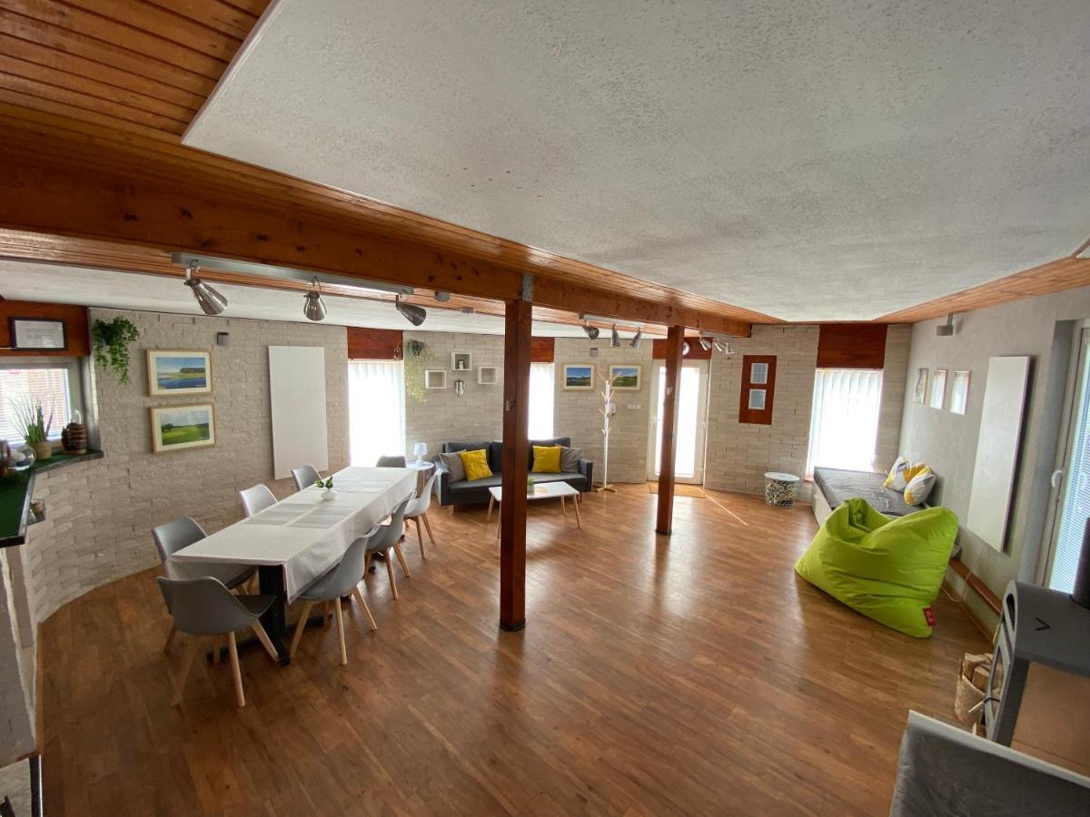 Ferienwohnung U Vrabcaka Zlonin Exterior foto